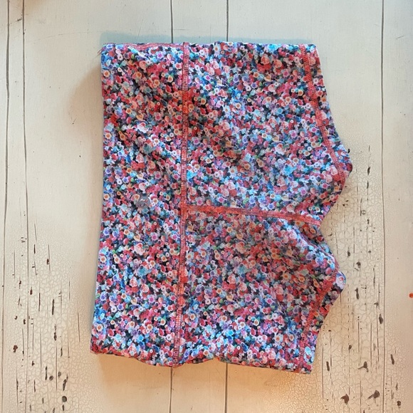 Lululemon high waisted spandex shorts 4 - Picture 2 of 2